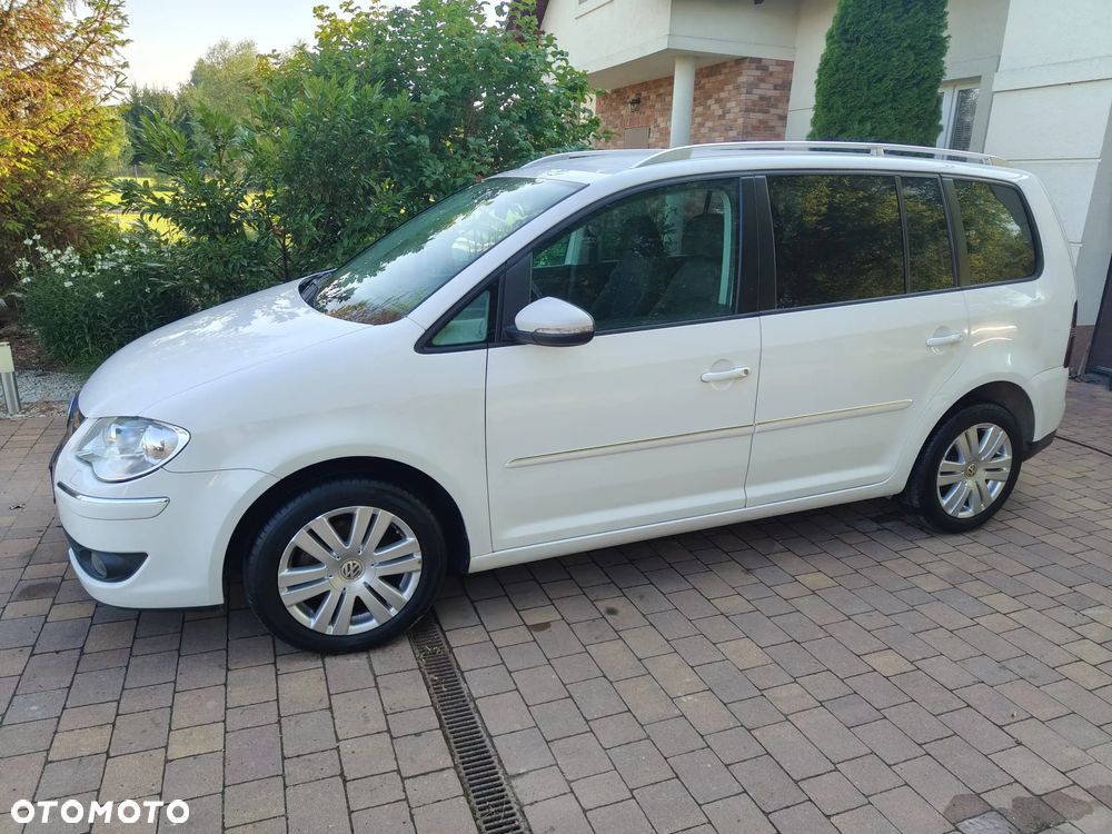 Volkswagen Touran 2.0 TDI DPF Highline DSG - 14