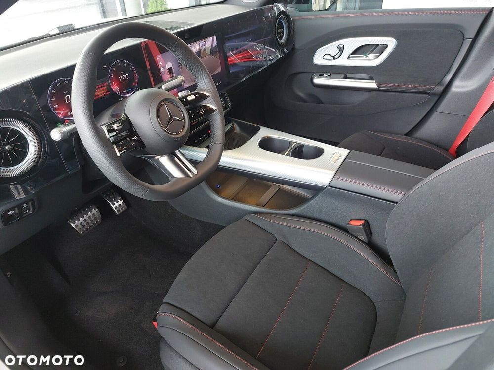 Mercedes-Benz CLA - 8