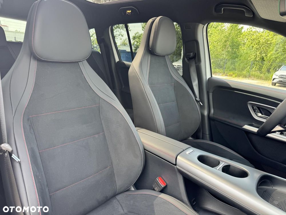 Mercedes-Benz GLB 200 mHEV 4-Matic 8G-eDCT - 11