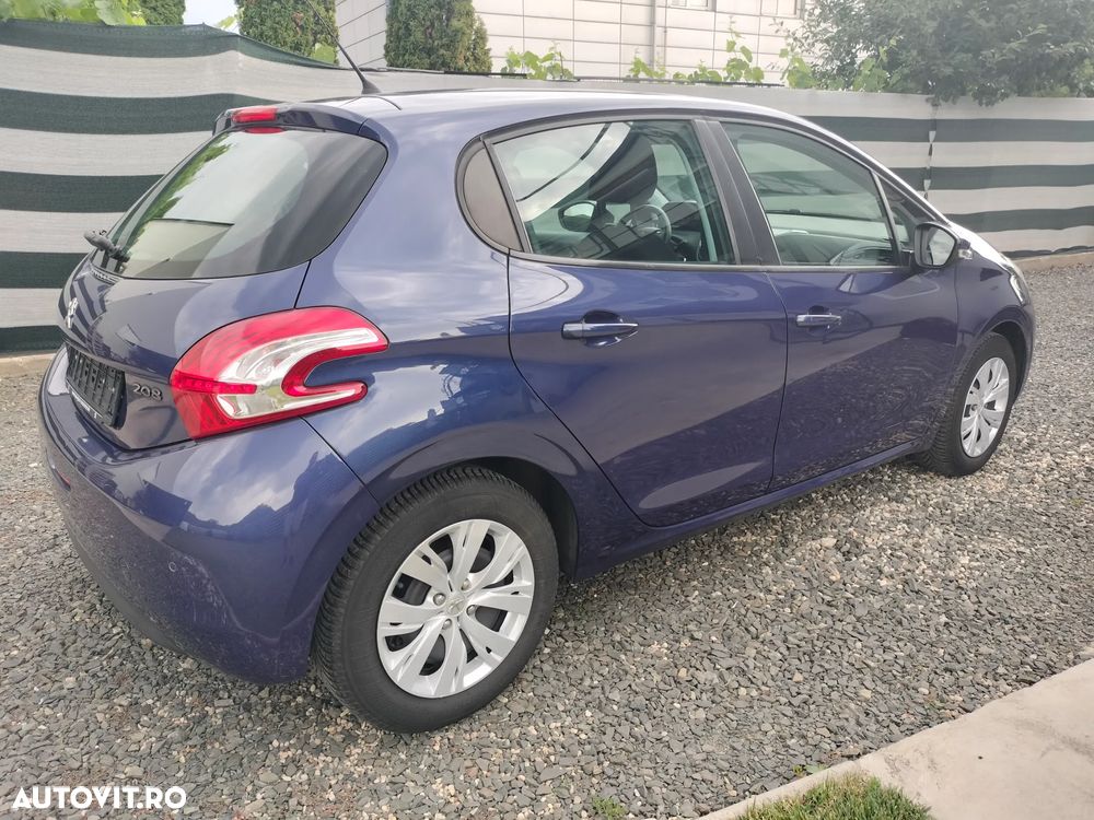 Peugeot 208 1.2 L PureTech Active - 3
