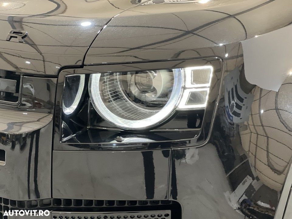 Land Rover Defender - 26