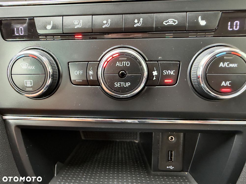 Seat Leon 2.0 TDI DPF DSG Xcellence - 36