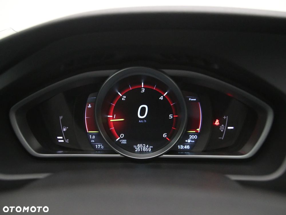 Volvo V40 D4 Drive-E R-Design Kinetic - 22