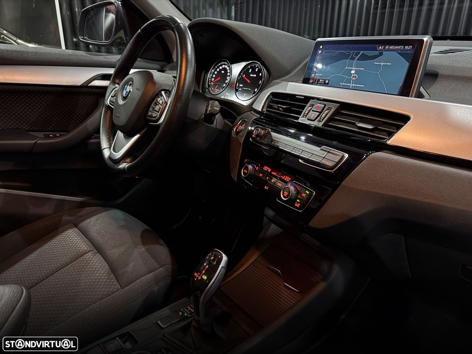 BMW X1 16 d sDrive Pack Essence Auto - 31