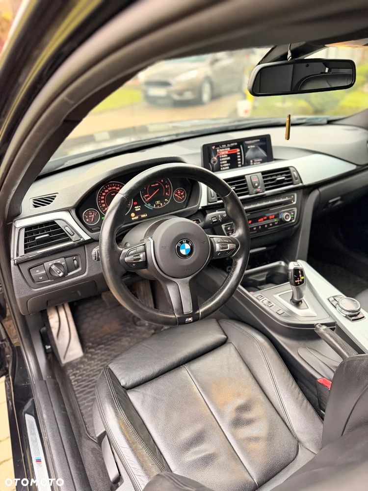 BMW Seria 3 330d Touring xDrive M Sport - 12