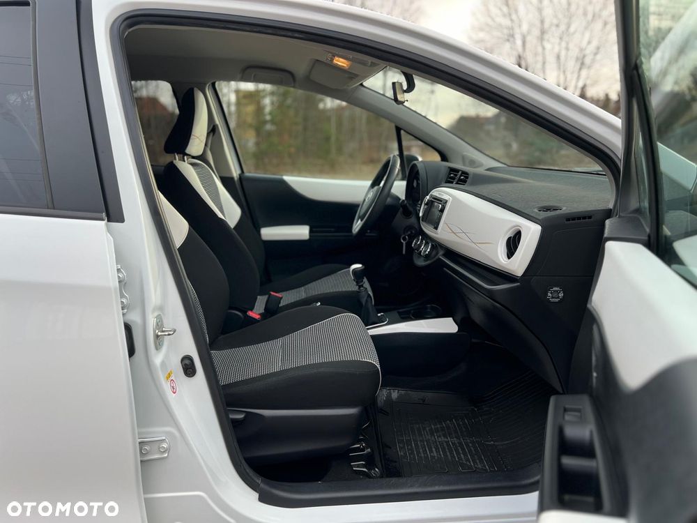 Toyota Yaris - 12