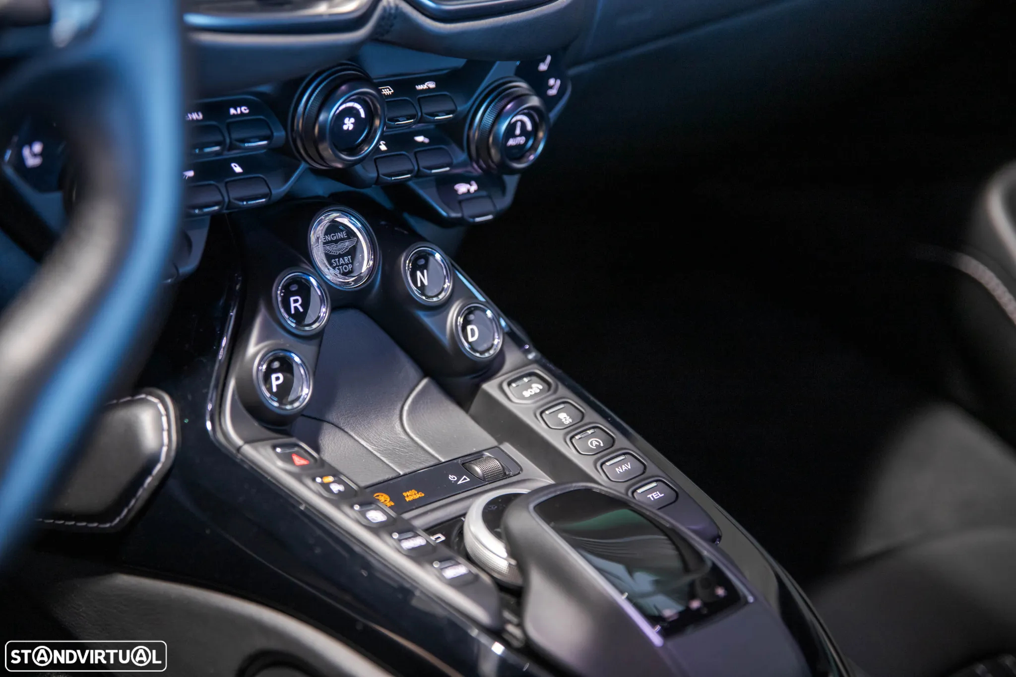 Aston Martin Vantage Coupe V8 - 21
