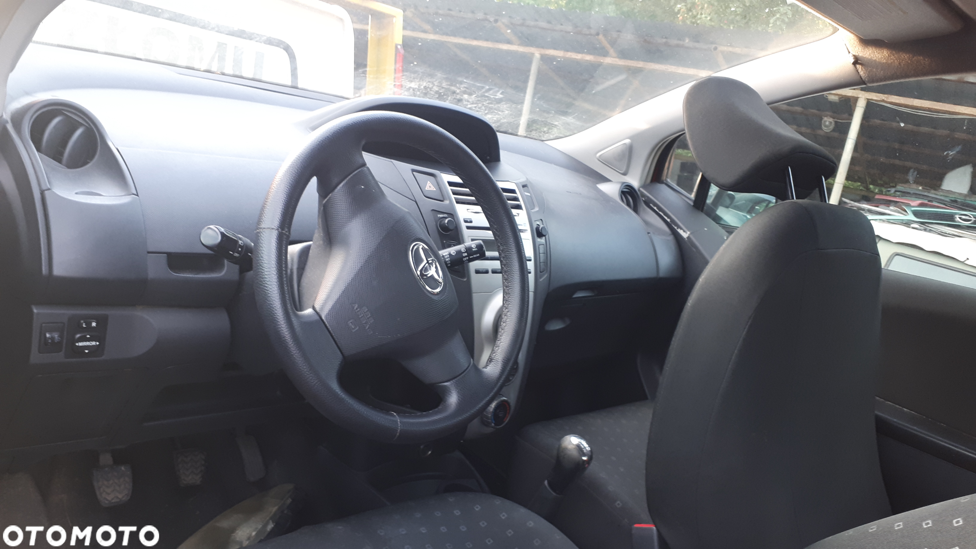 Toyota Yaris II drzwi szyby skrzynia zawieszenie koła - 3