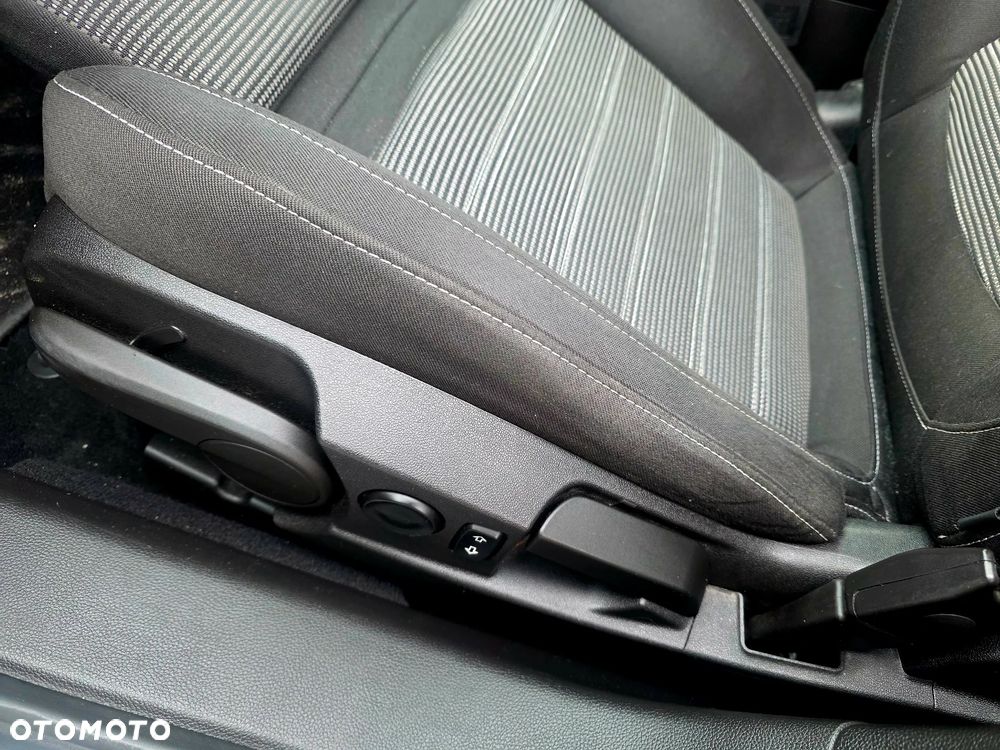 Opel Insignia 1.8 Sport - 10