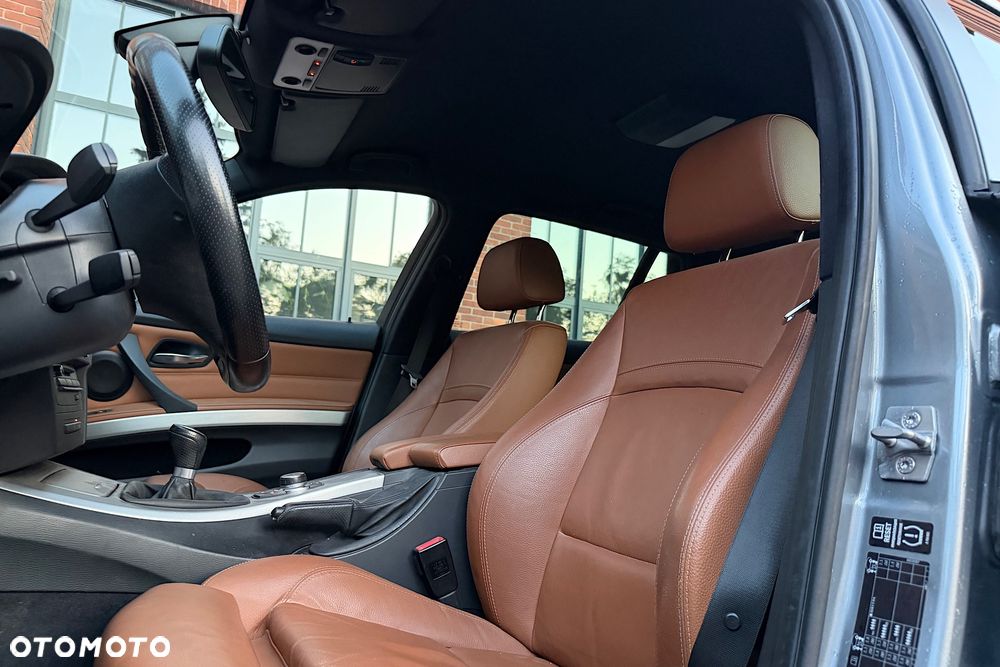 BMW Seria 3 - 36