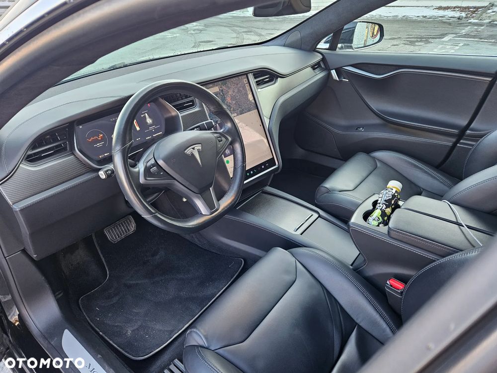 Tesla Model S - 8