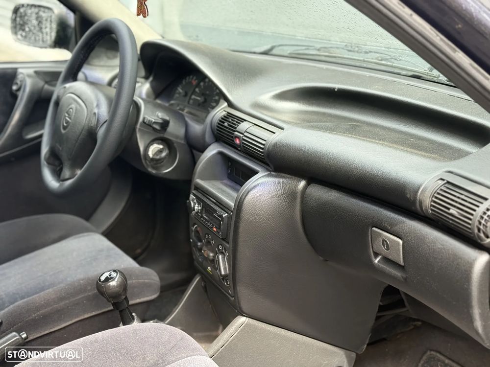 Opel Astra Caravan 1.7 TD GLS - 13