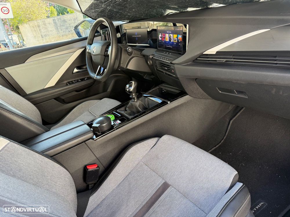 Opel Astra 1.2 T Elegance - 9
