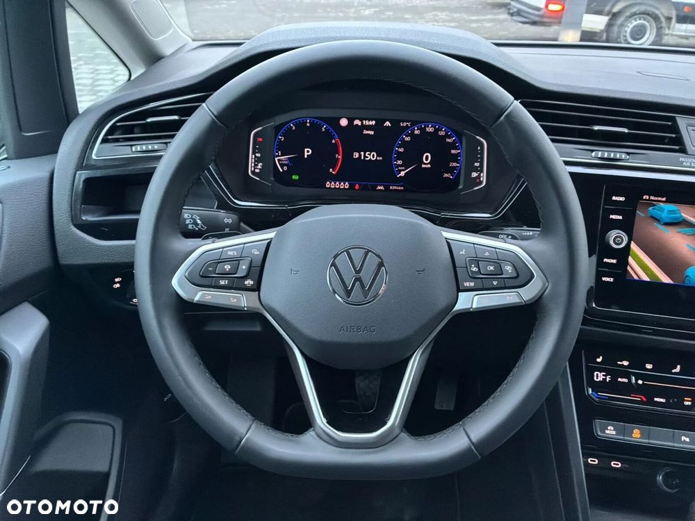 Volkswagen Touran - 15