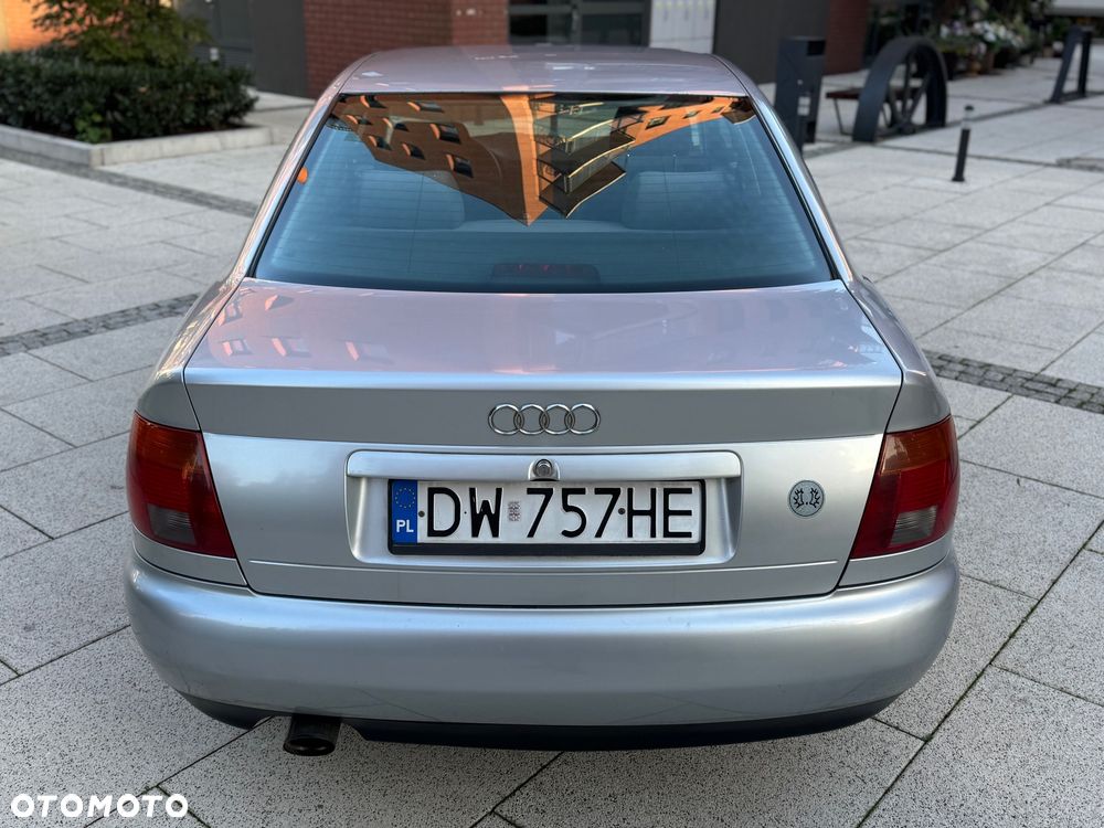 Audi A4 Limousine - 4