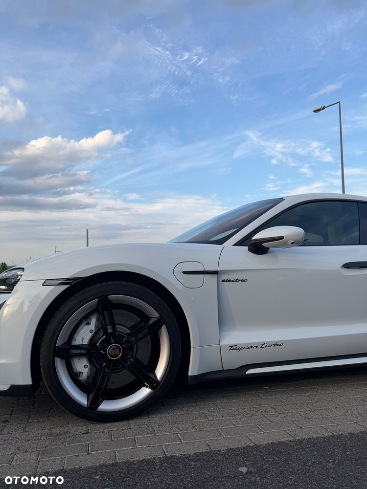 Porsche Taycan - 7