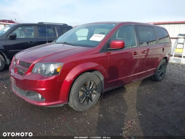 Dodge Grand Caravan - 2