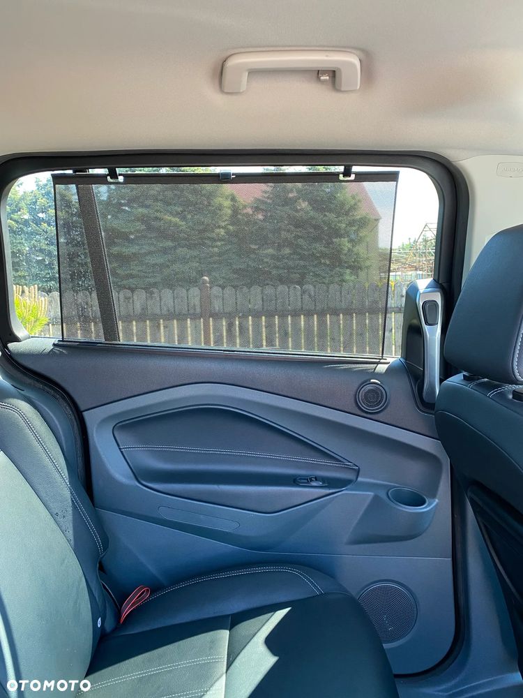 Ford Grand C-MAX - 14