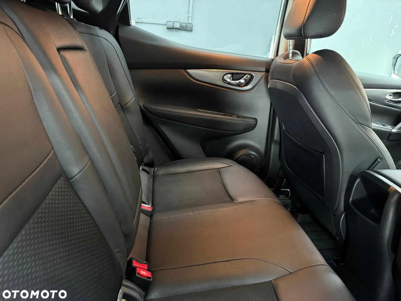 Nissan Qashqai 1.3 DIG-T TEKNA - 28