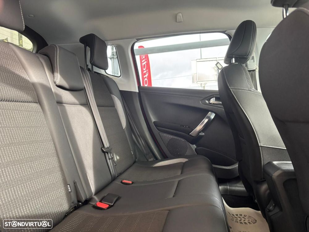 Peugeot 2008 1.6 BlueHDi Allure - 32