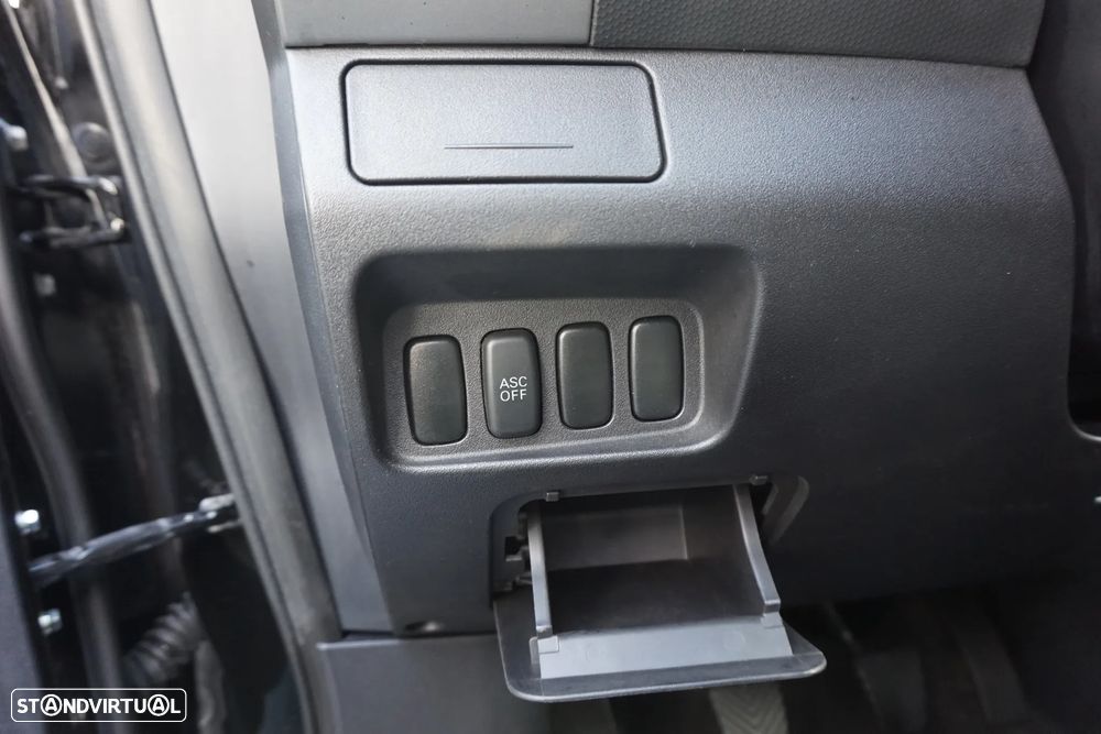 Mitsubishi Outlander 2.0 DI-D Intense+ 4WD - 42