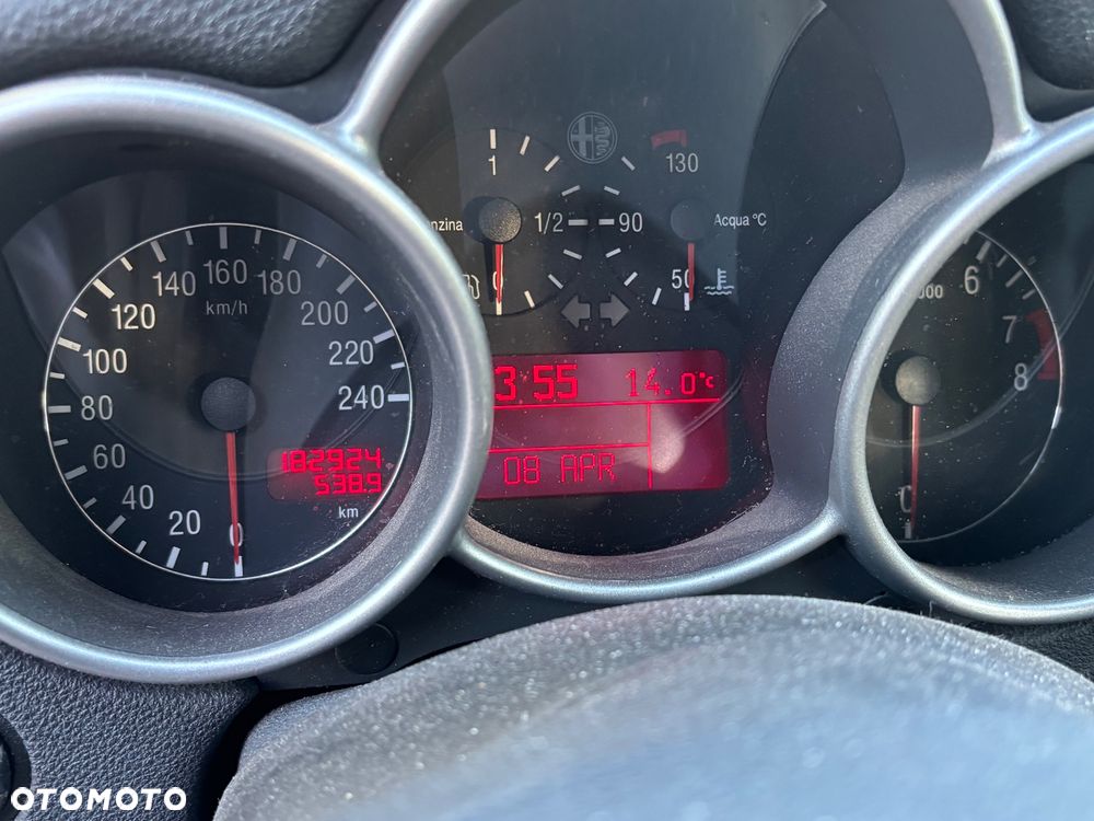 Alfa Romeo 147 1.6 Twin Spark 16V 120 - 12