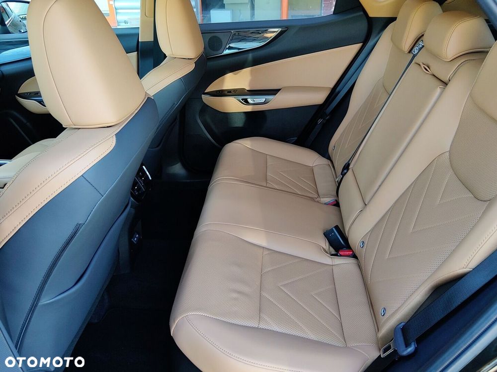 Lexus NX 350h Prestige AWD - 18
