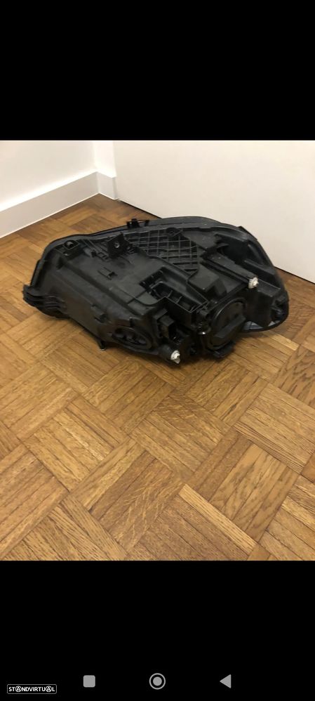 Farol esquerdo Halógenio Mercedes CLA W118 - 4