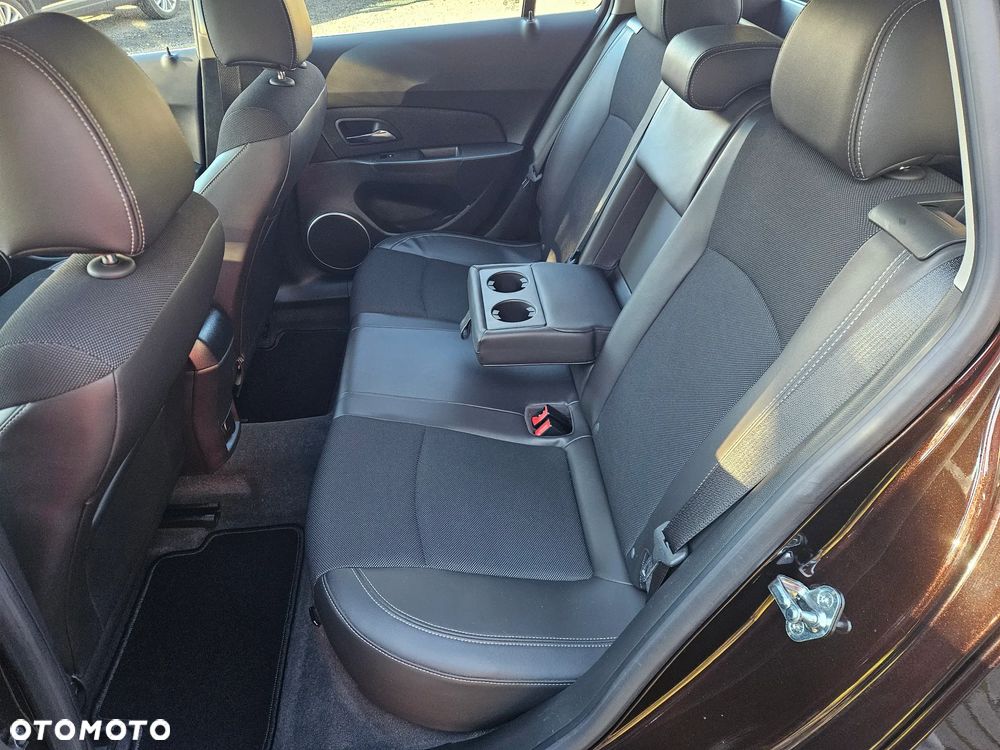 Chevrolet Cruze Station Wagon 1.8 LTZ - 23