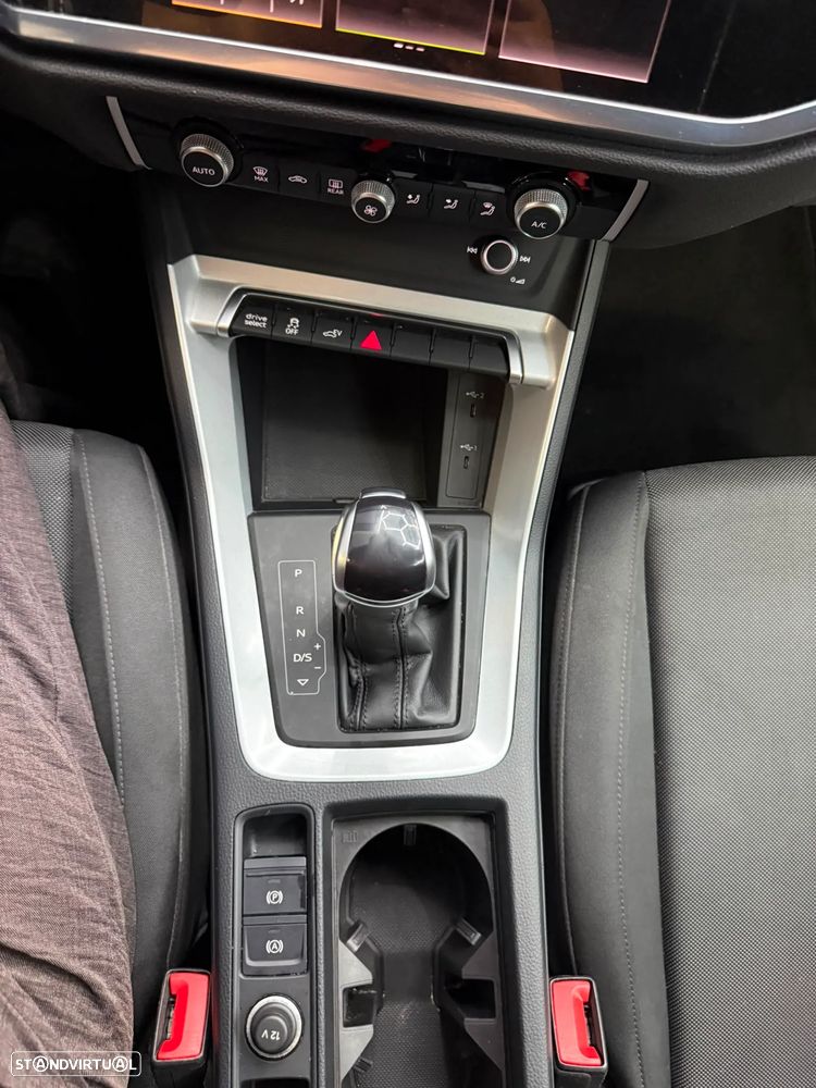 Audi Q3 45 TFSIe S tronic S line - 23
