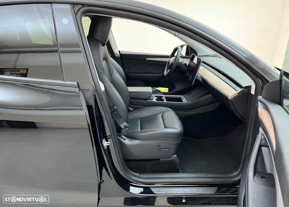 Tesla Model Y Long Range Dual Motor AWD - 4