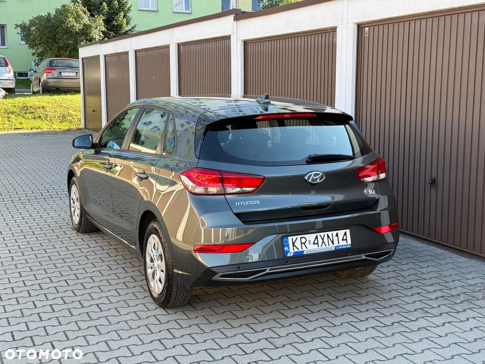 Hyundai i30 1.5 DPI Classic + - 28