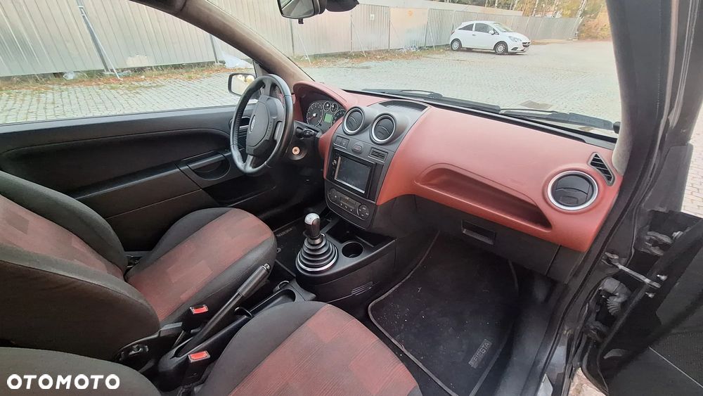 Ford Fiesta 1.6 Trend - 8