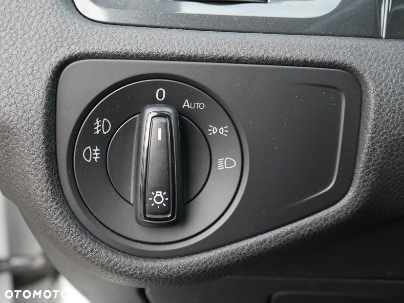 Volkswagen Golf 1.5 TSI BMT Comfortline - 27