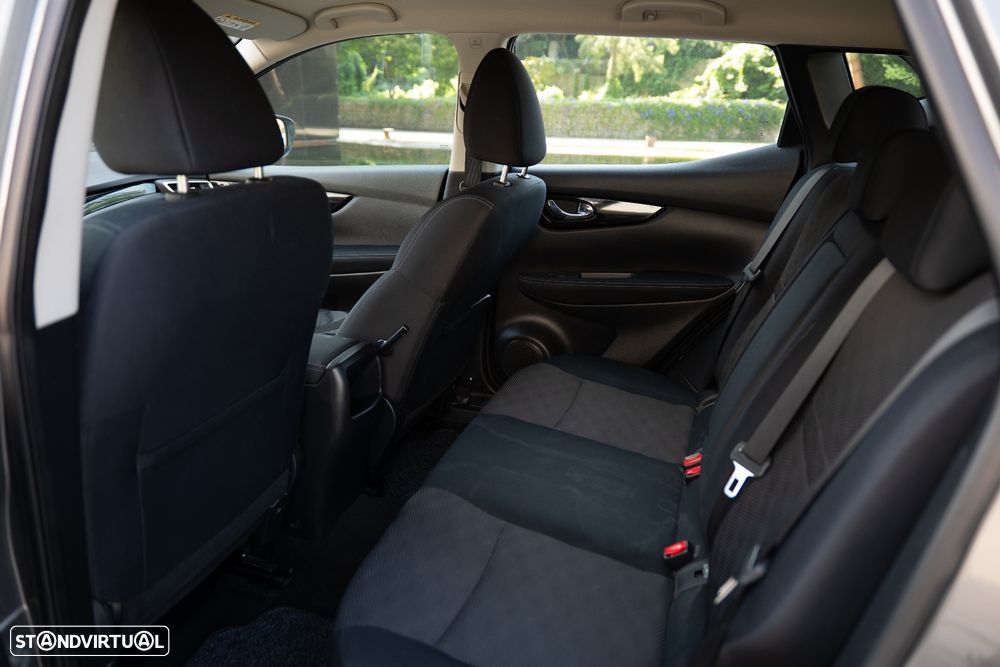 Nissan Qashqai 1.6 dCi Xtronic TEKNA - 7