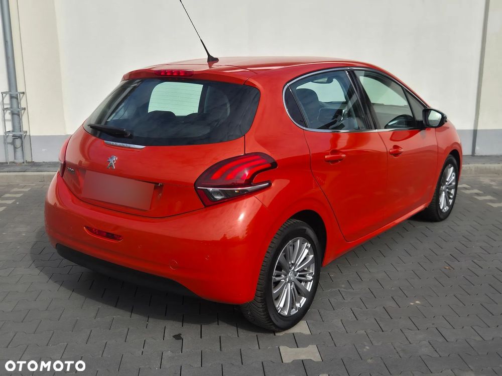 Peugeot 208 PureTech 110 Stop & Start Allure - 8