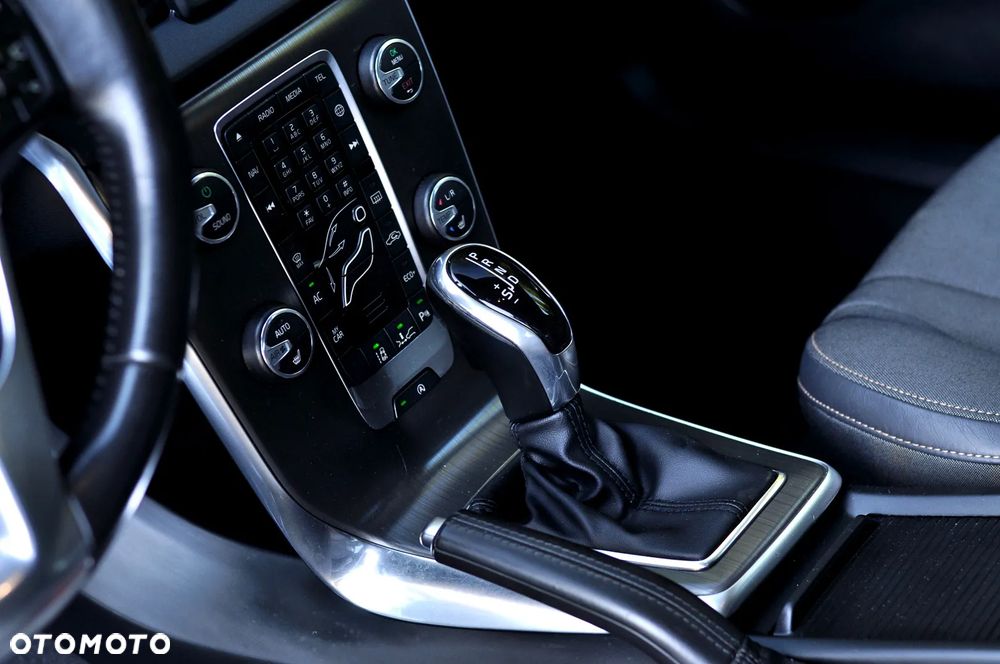 Volvo V40 D4 Geartronic You - 32