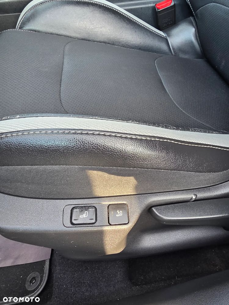 Citroën DS4 e-HDi 115 ETG6 SoChic - 27