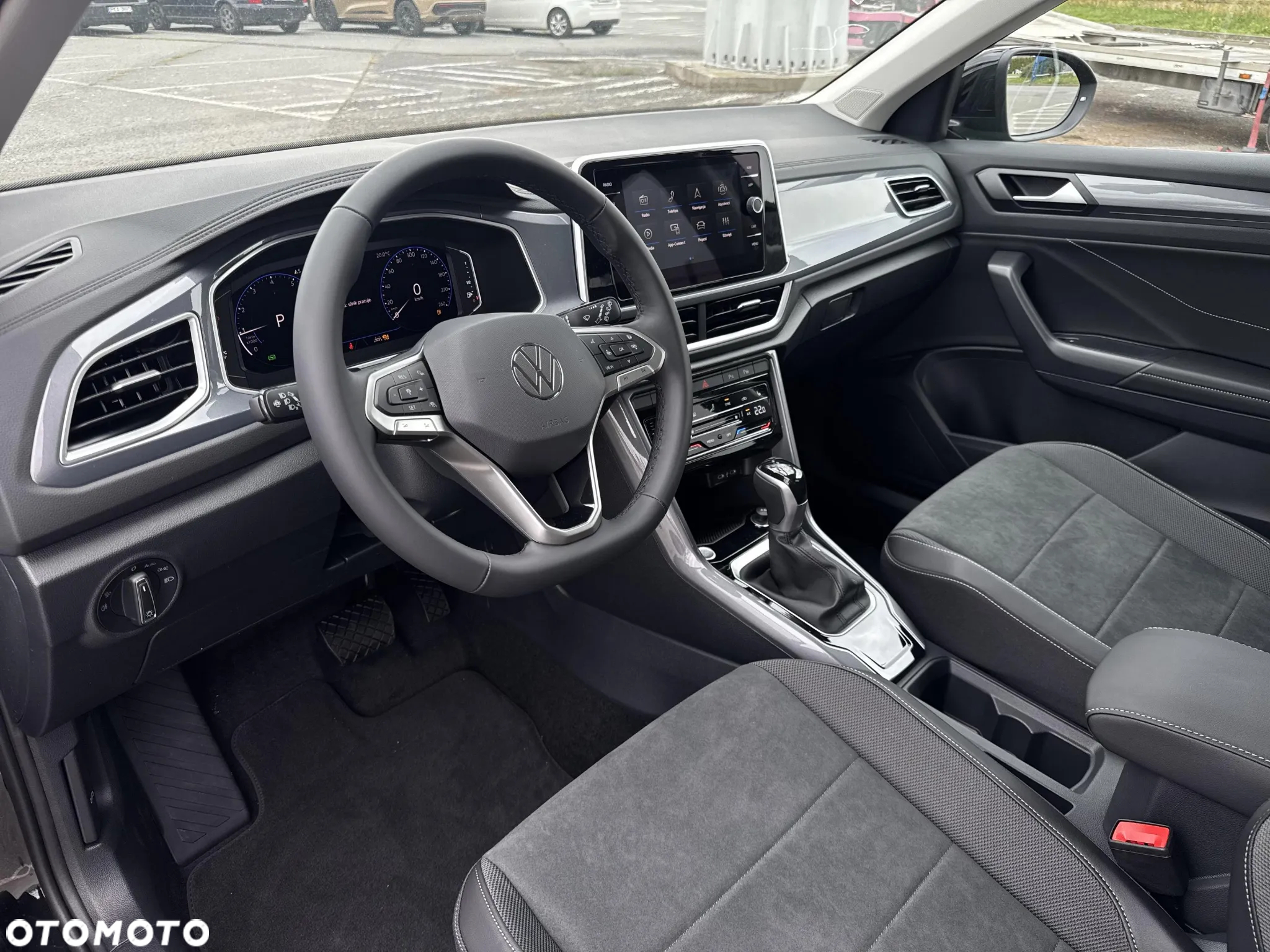 Volkswagen T-Roc - 10
