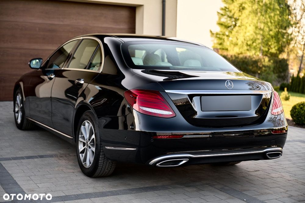 Mercedes-Benz Klasa E 220 d 9G-TRONIC - 12