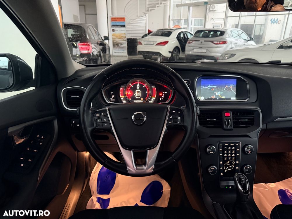 Volvo V40 D2 Geartronic Momentum - 9