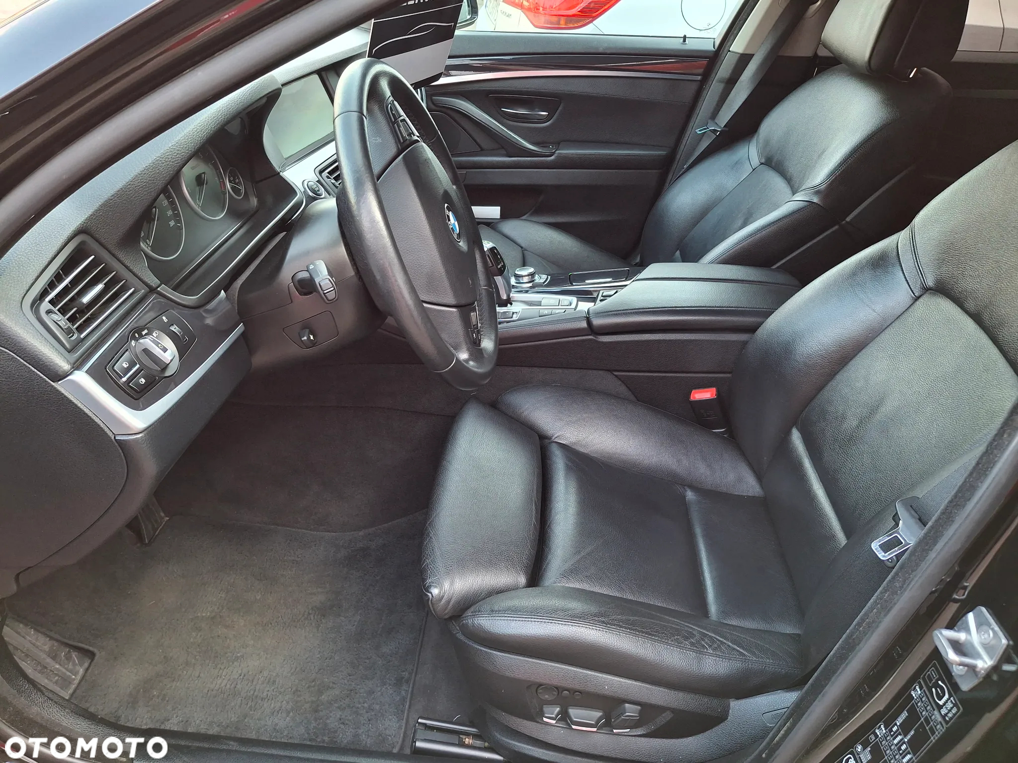 BMW Seria 5 528i xDrive Luxury Line - 25
