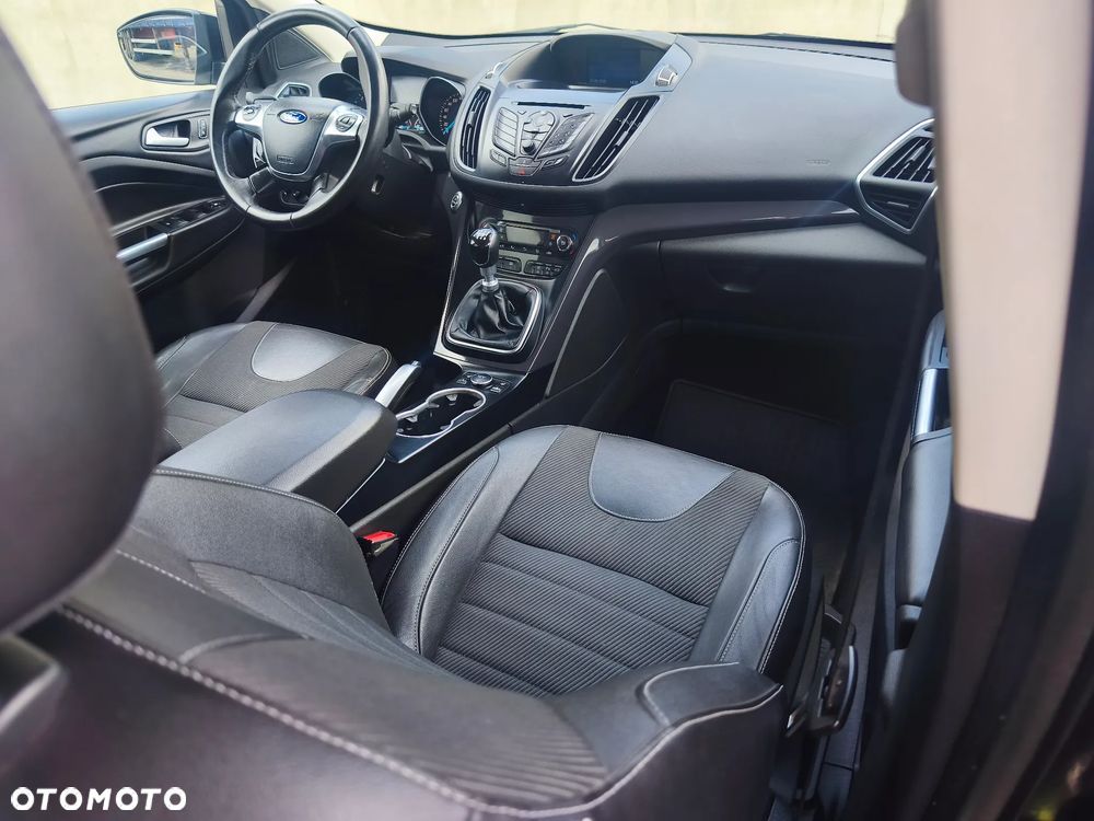 Ford Kuga 2.0 TDCi 4x4 Titanium - 24