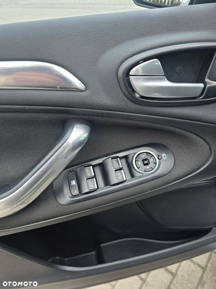 Ford S-Max - 12