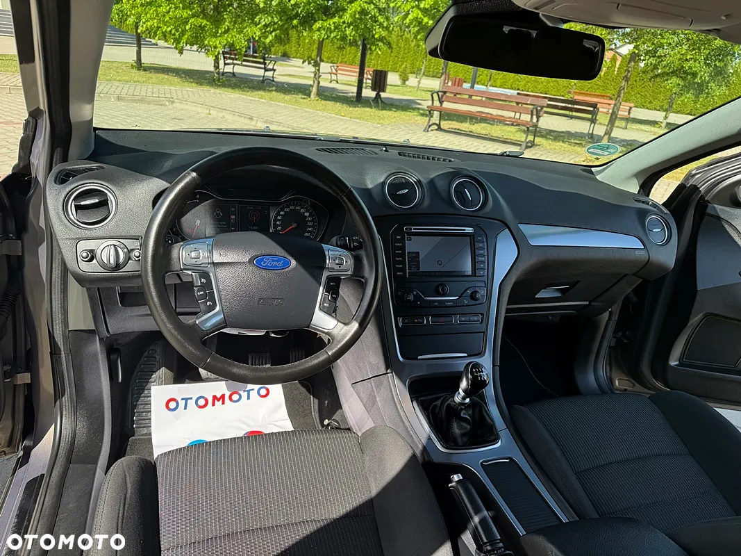 Ford Mondeo 1.6 T Platinium X Plus (Titanium) - 4