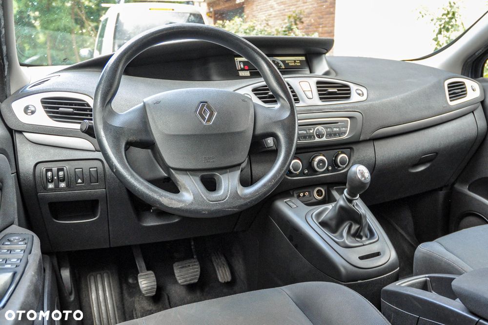 Renault Scenic - 10