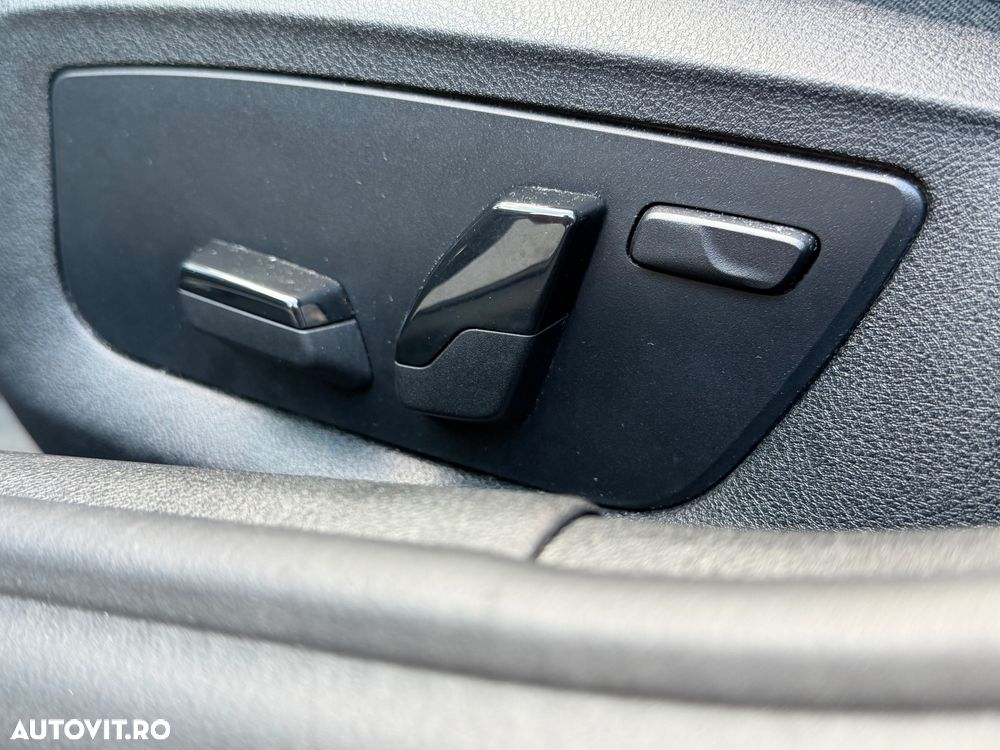 BMW Seria 5 540i xDrive AT - 37