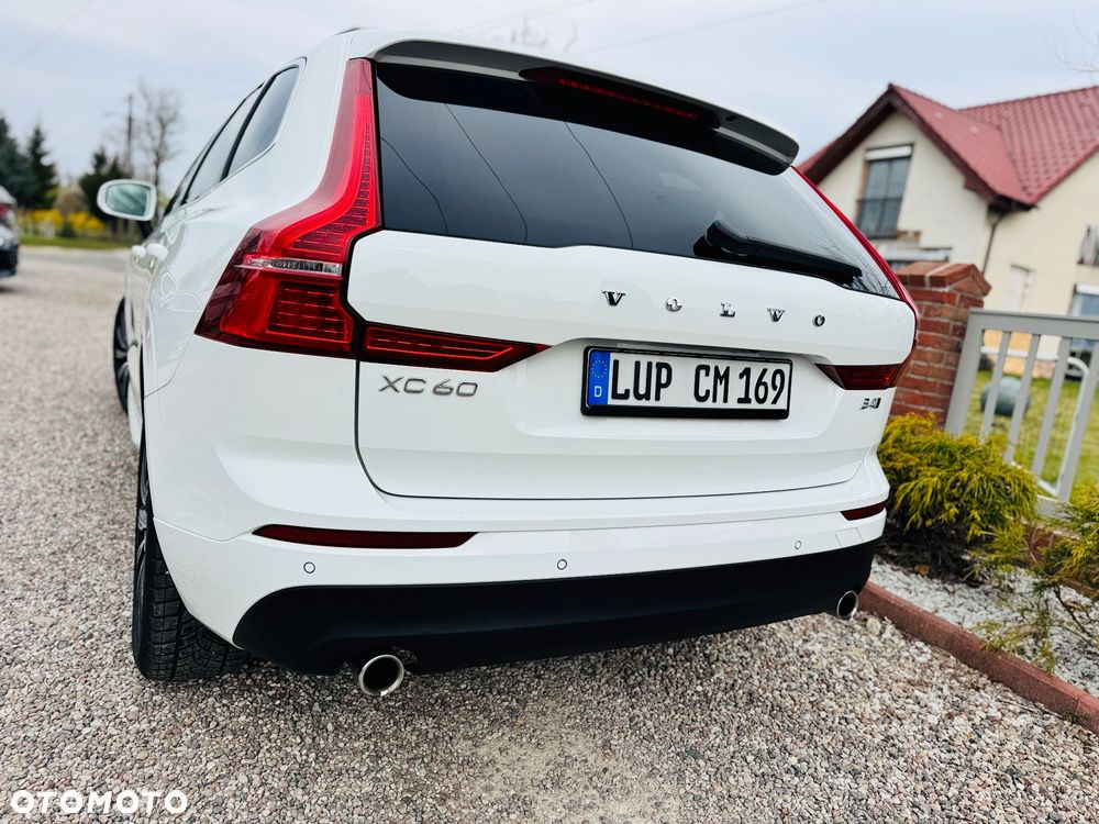 Volvo XC 60 B4 D AWD Geartronic Momentum Pro - 29