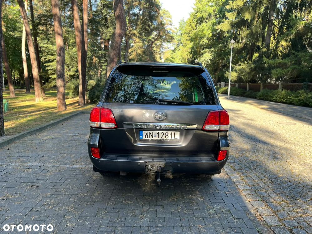 Toyota Land Cruiser - 12