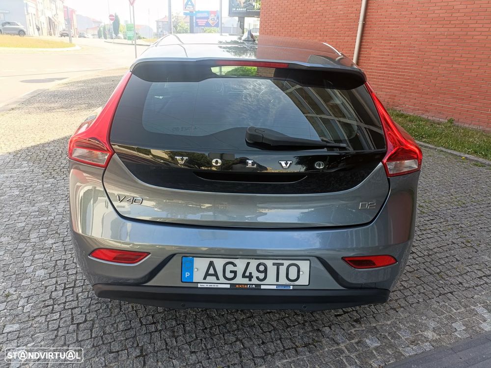 Volvo V40 1.6 D2 Eco Momentum — fotografia 6
